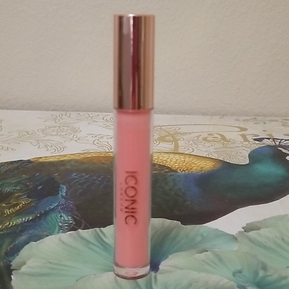 ICONIC London Lip Plumping Gloss In Peekaboo